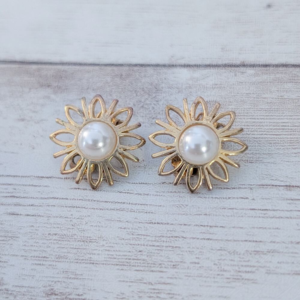 Vintage Clip On Earrings Faux Pearl with Gold Tone Petal Halo
